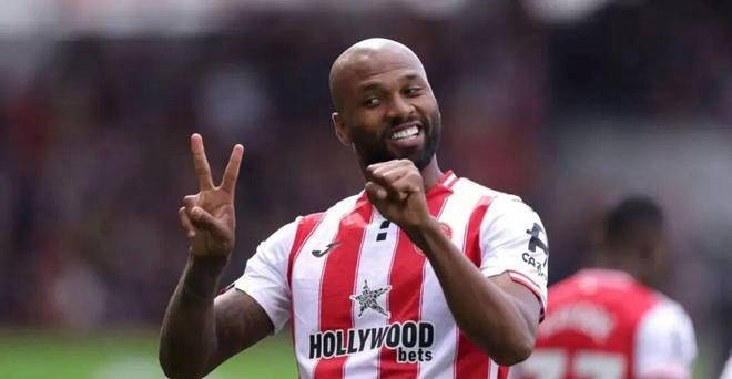 曼联迎战布伦特福德：再取一胜即锁定欧冠席位，防守传中球成关键